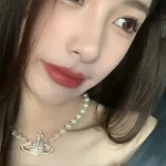 Vivienne Westwood 經典土星LOGO珍珠項鍊